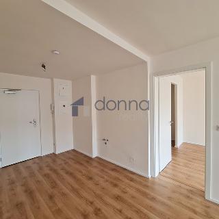 Prodej bytu 2+kk 46 m² Praha, Čenětická