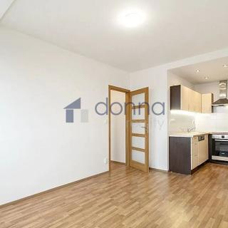 Pronájem bytu 2+kk 42 m² Praha, Podjavorinské