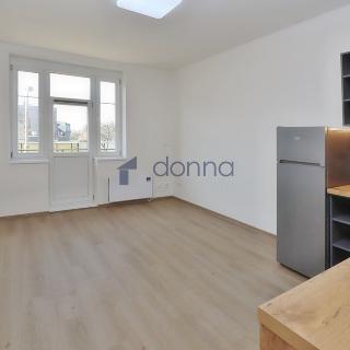 Pronájem bytu 1+kk a garsoniéry 25 m² Praha, Kralická