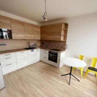 Pronájem bytu 2+kk 65 m² Praha Smíchov, Nádražní