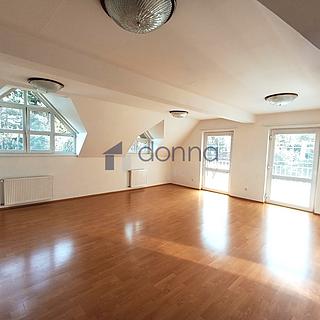 Pronájem rodinného domu 251 m² Praha