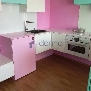 Pronájem bytu 1+kk a garsoniéry 35 m² Praha, Sazovická