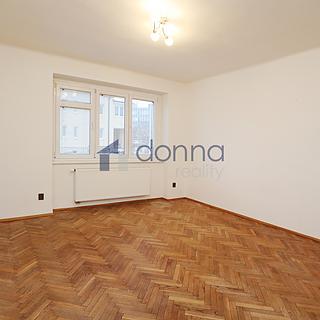 Pronájem bytu 2+1 70 m&sup2; Praha