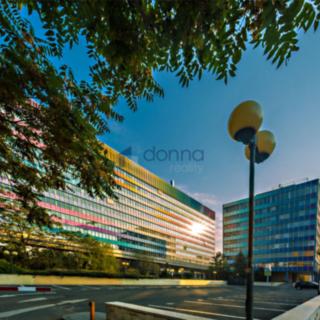 Pronájem kanceláře 122 m&sup2; Praha