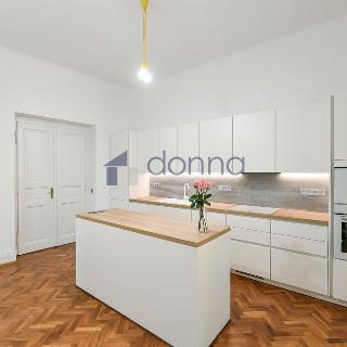 Pronájem bytu 3+1 98 m² Praha, Mánesova