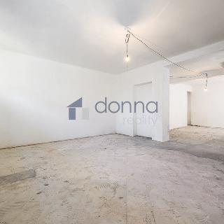 Prodej bytu 2+kk 63 m² Praha, Na Petynce