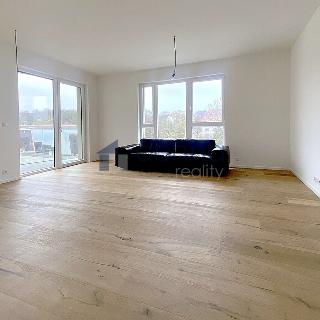 Pronájem bytu 1+kk, garsoniery 41 m² Praha