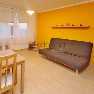 Pronájem bytu 1+kk a garsoniéry 30 m² Praha, Mazurská