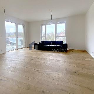 Pronájem bytu 1+kk a garsoniéry 41 m² Praha, Ramonova