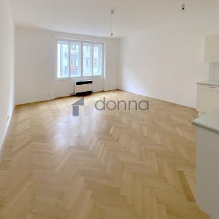 Pronájem bytu 2+kk 63 m² Praha, Hradecká