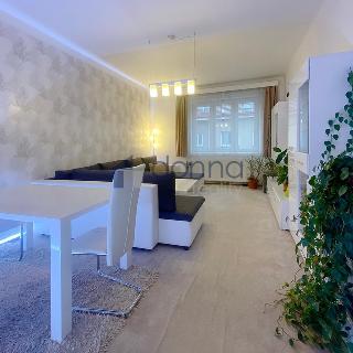 Prodej bytu 2+kk 64 m² Praha, Za poštou