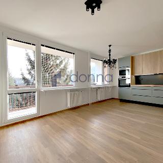 Pronájem bytu 4+kk 90 m² Praha, Mimoňská