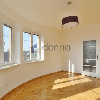 Pronájem bytu 2+kk 52 m² Praha, Kralická