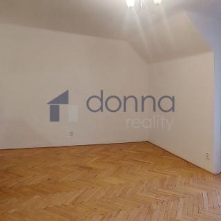 Pronájem bytu 1+kk a garsoniéry 31 m² Praha, Mikovcova