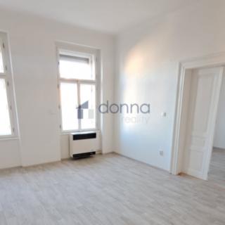 Pronájem bytu 2+1 58 m² Praha