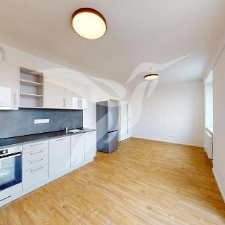 Pronájem bytu 2+kk 44 m² Plzeň, Baarova