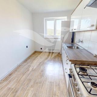 Pronájem bytu 2+1 58 m² Hrádek, 1. máje