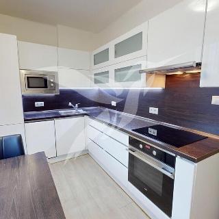 Pronájem bytu 2+1 60 m² Plzeň, Revoluční