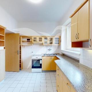 Pronájem bytu 3+1 74 m² Plzeň, Slovanská