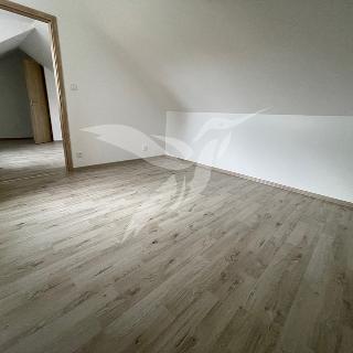 Pronájem bytu 3+kk 50 m² Starý Plzenec, Masarykovo náměstí