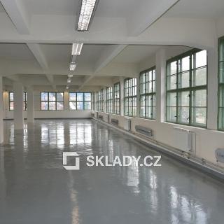 Pronájem skladu 620 m² Zlín, Dvacátá