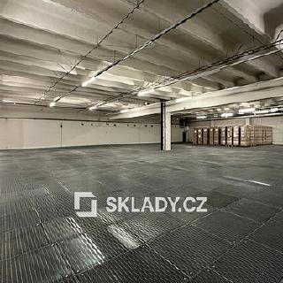 Pronájem skladu 2 800 m² Hradec Králové, 