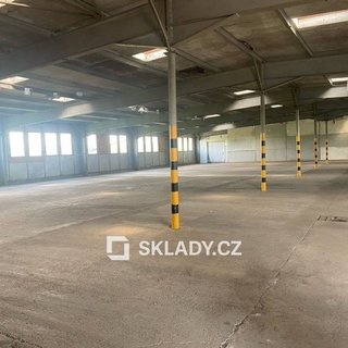 Pronájem skladu 640 m² Měnín, 