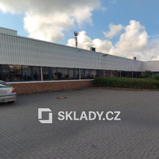 Pronájem skladu 1 400 m² Kladno, 