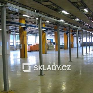 Pronájem skladu 1800 m&sup2; Znojmo