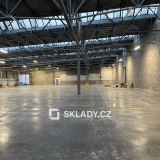 Pronájem skladu 4 000 m² Žatec, 