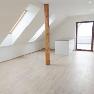 Pronájem bytu 4+kk 126 m² Praha