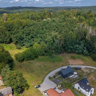 Prodej stavební parcely 1 391 m² Velké Popovice