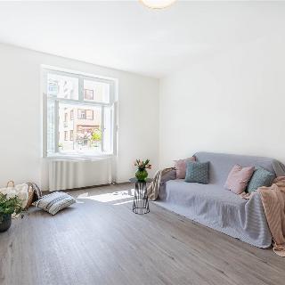 Pronájem bytu 2+1 47 m² Praha, Krokova