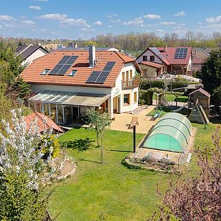 Prodej rodinného domu 210 m&sup2; Hořín