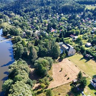 Prodej hotelu a penzionu 1 400 m² Samopše, 