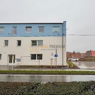 Prodej bytu 1+kk a garsoniéry 38 m² Uherský Ostroh, Hradišťská