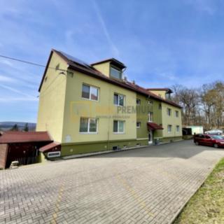 Pronájem bytu 2+1 50 m² Otrokovice, tř. Tomáše Bati