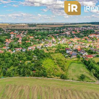 Prodej stavební parcely 1 495 m² Praha, Doksanská