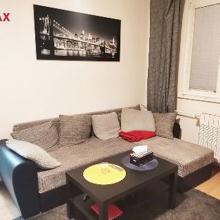 Pronájem bytu 2+kk 36 m² Mokrá-Horákov