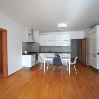 Pronájem bytu 4+kk 154 m² Praha, Hlubočepská