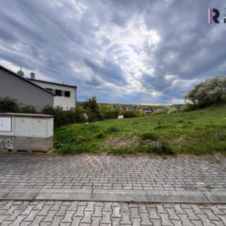 Prodej stavební parcely 1 689 m² Králův Dvůr Počaply, Na Skalce