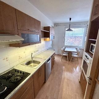 Pronájem bytu 3+1 86 m² Hradec Králové, Na Občinách