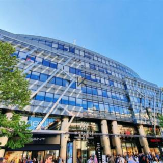 Pronájem kanceláře 381 m² Praha
