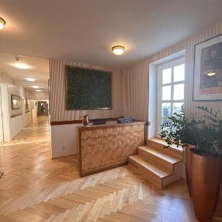 Pronájem kanceláře 327 m² Praha, Spálená