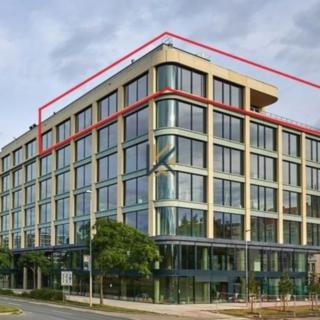 Pronájem kanceláře 594 m² Praha