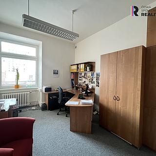 Pronájem kanceláře 37 m&sup2; Zlín