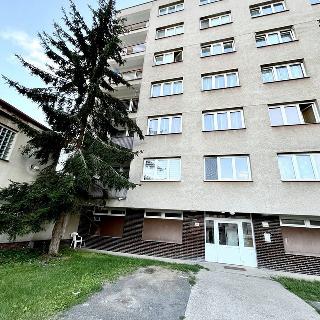 Prodej bytu 2+1 51 m² Jince, 