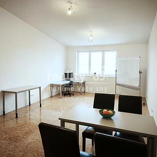 Pronájem kanceláře 67 m&sup2; Záryby