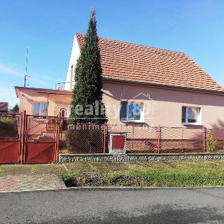 Prodej rodinného domu 76 m² Veleň, 