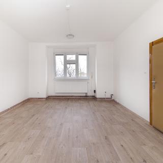 Pronájem bytu 3+1 99 m² Plzeň, Na Vršíčkách